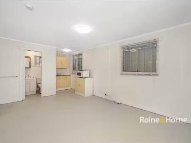 For Rent! 44a Birdwood Avenue, UMINA BEACH Apartment for rent.