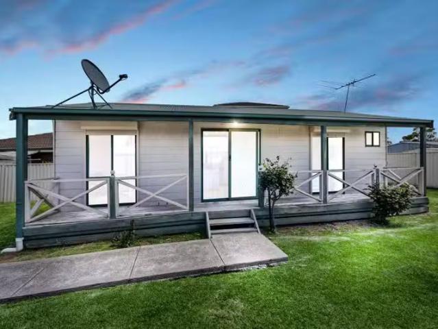 For Rent! 44A Talintyre Road, Sunshine West VIC 3020