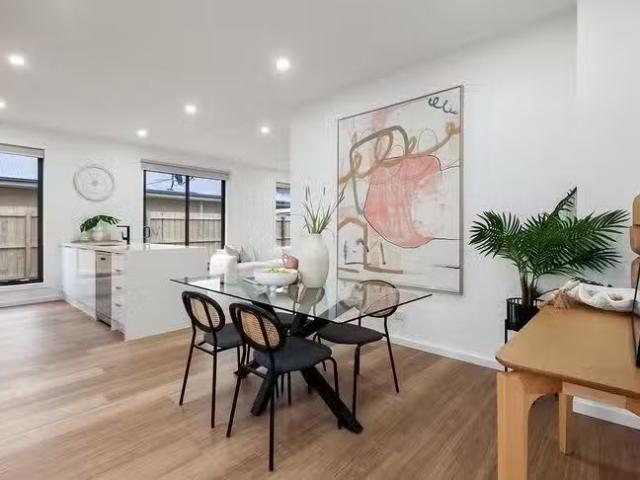 Just in! 4/515 Waterdale Road, Heidelberg West, VIC 3081