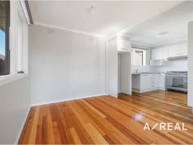 Rental! 45 Clarendon Street, Avondale Heights House for rent.