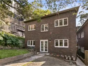 For Rent! 4/5 Bates Ave, PADDINGTON Apartment for rent Listed.