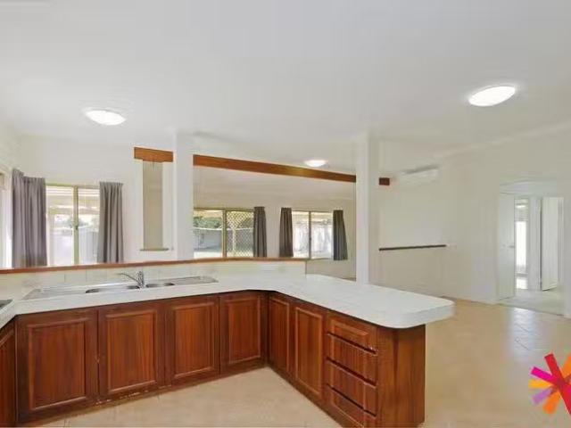 Cozy 45 Bywater Way, Wilson, WA 6107