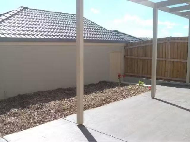 Cozy 45 Farran Street, GUNGAHLIN Townhouse for rent Listed by.