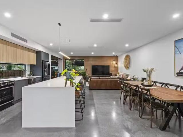 For Rent! 45 Stewart Parade, Manly, QLD 4179