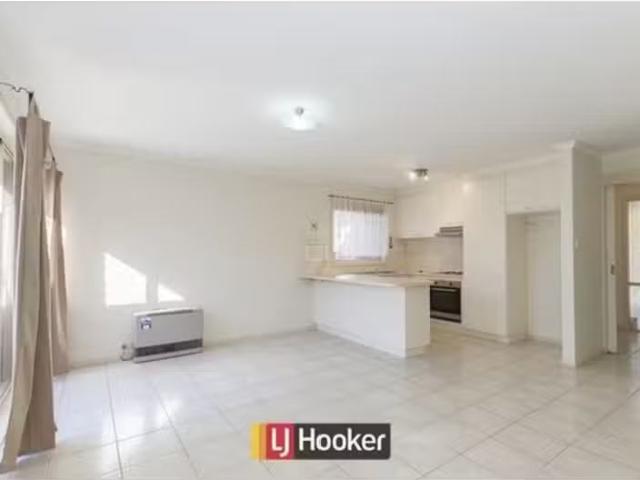 Just in! 4/61 Maynard Street, NGUNNAWAL Townhouse for rent Li.