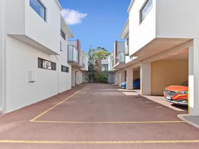 Cozy 4/6 Fulham Street, Kewdale, WA 6105