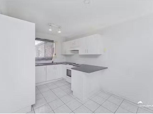 Cheap 4/6 Thurston Street, Allenstown, QLD 4700