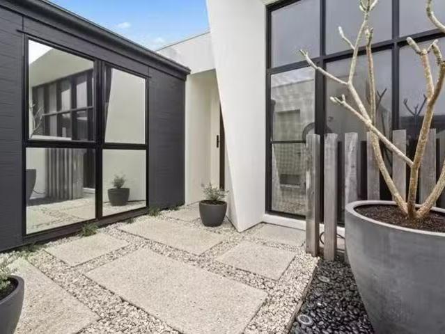 Charming 46 Theatre Drive, Benowa, QLD 4217