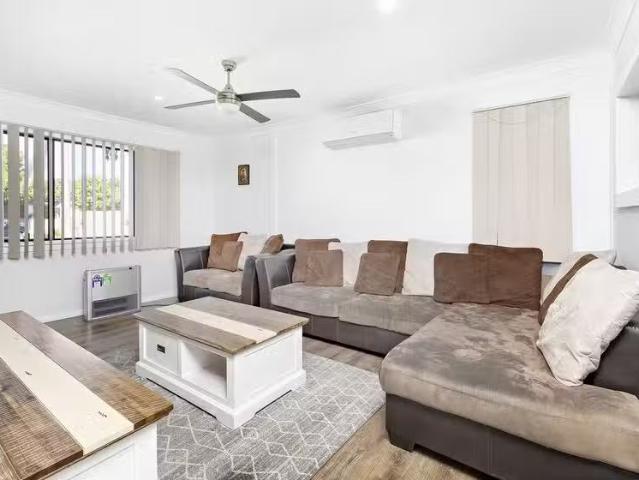 Cozy 46 Ulster Avenue, Warilla, NSW 2528 House for Rent