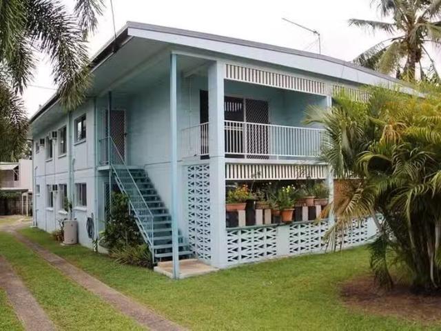Unique 4/79 Woodward Street, Edge Hill, QLD 4870