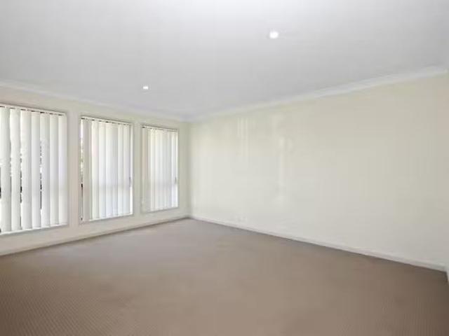 Unique 47 Diamantina Boulevard, Brassall, QLD 4305
