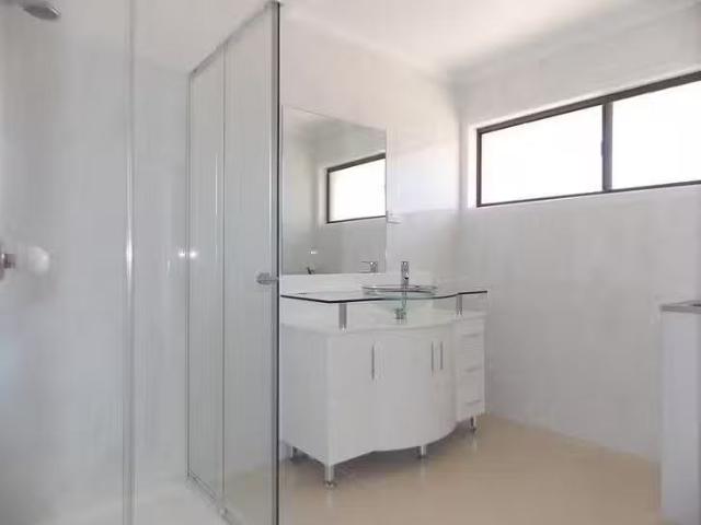 For Rent! 4/7 Metropole Street, Robertson, QLD 4109