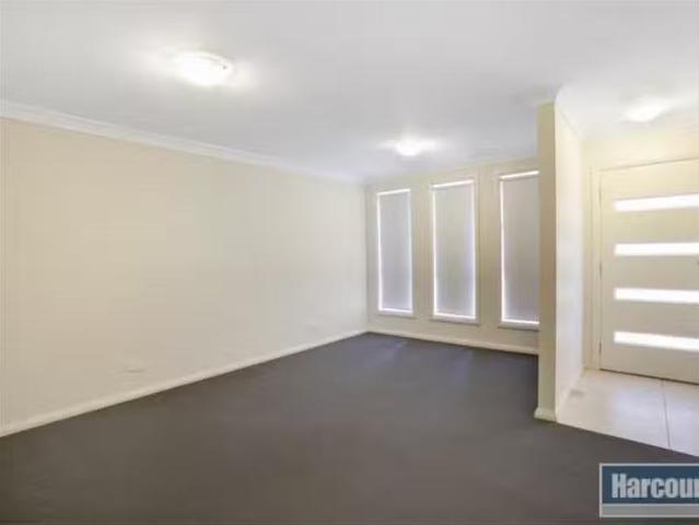 Just in! 47 Reynolds Street, SPRING FARM House for rent Liste.