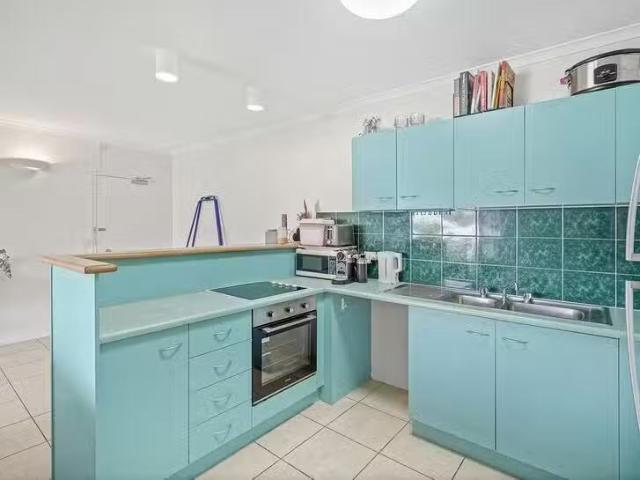 Cozy 48/327 329 Lake Street, Cairns North, QLD 4870