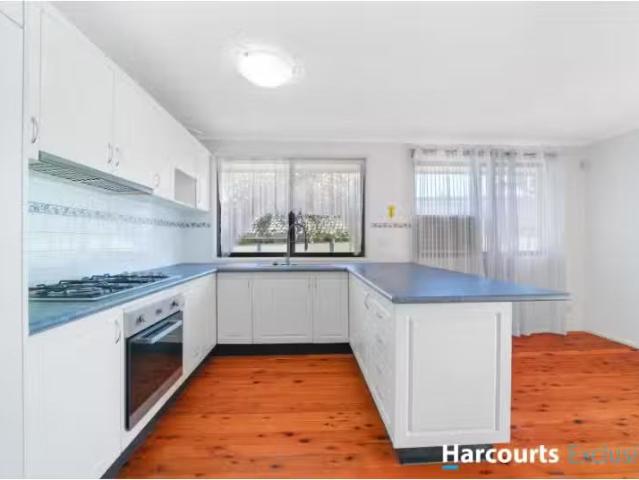 Cozy 48 Farmview Drive, Cranebrook House for rent Listed by E.