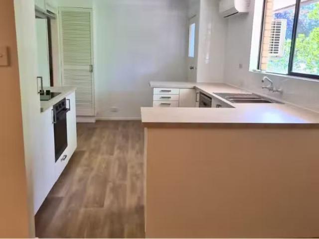 Nice 48 Molong Street, MOLONG House for rent Listed by Kerria.