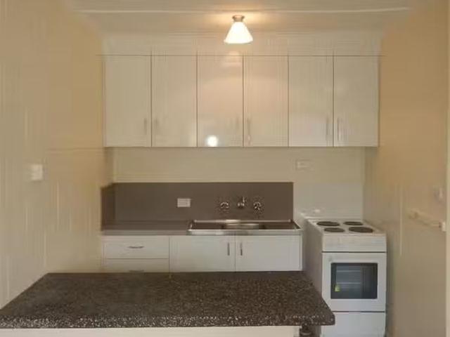 Just in! 4/91B Bass Highway, SOMERSET, TAS 7322 Unit for Rent