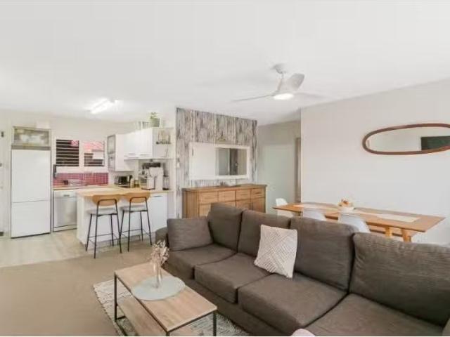 Cozy 4/9 Endeavour Parade, TWEED HEADS Apartment for rent Lis.