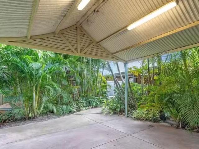 Unique 49 Kingsford Way, Huntingdale, WA 6110
