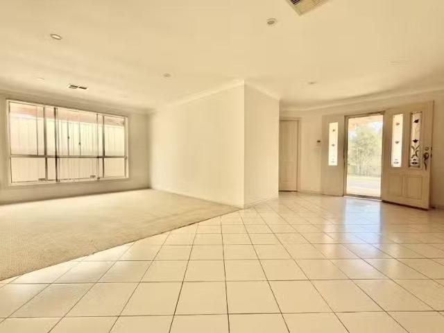 Cheap 4 Wainewright Avenue, West Hoxton NSW 2171