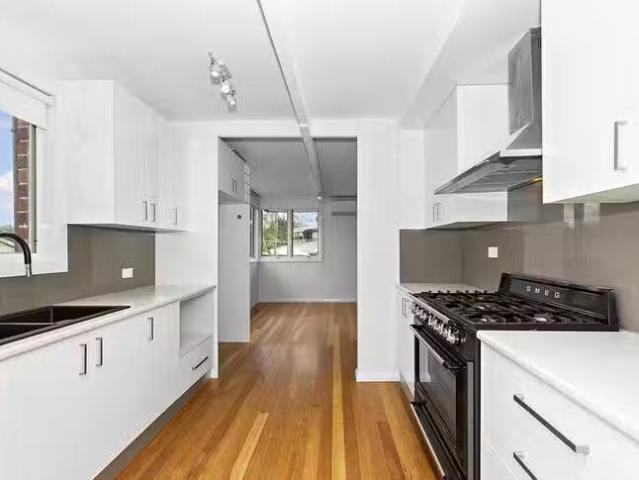 Cozy 4 Abney Close, Eleebana, NSW 2282