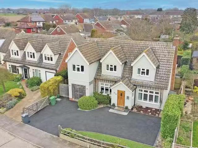 Deal! 4 BA 4 bedroom detached house for rent in Priory Farm Ro.