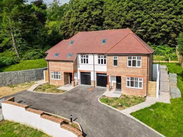 Just in! 4 BA 5 bedroom semi detached house for rent in 42 Wel.