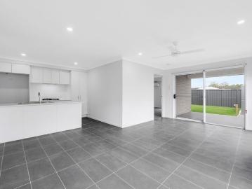 NEW 4 BEDROOM DUPLEX IN THORNTON