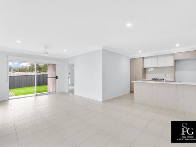 NEW 4 BEDROOM DUPLEX IN GREAT LOCATION