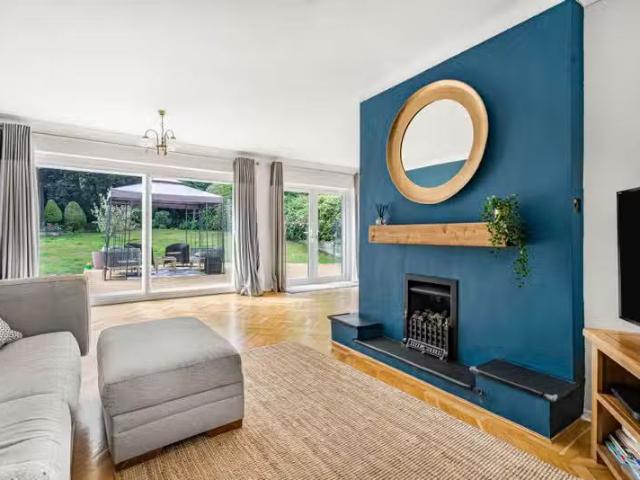 Cozy 4 bedroom detached bungalow for rent in Heath Road, Welwy.