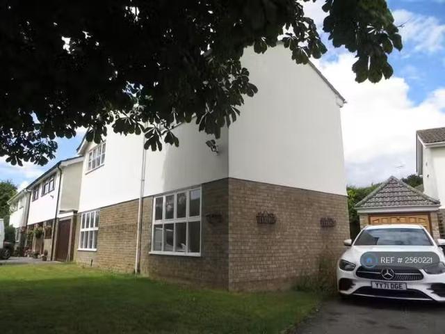 Unique 4 bedroom detached house for rent in Colehills, Claveri.