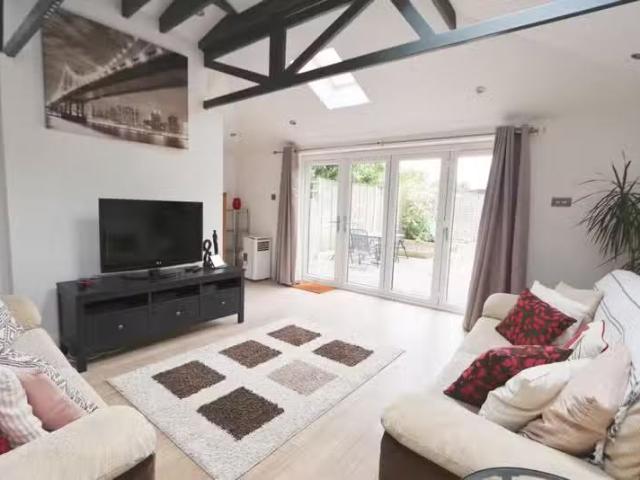 Charming 4 bedroom detached house for rent in Passage Road, Br.