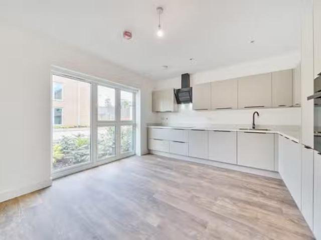 Deal! 4 bedroom detached house for rent in Wheatley Carr, Barr.