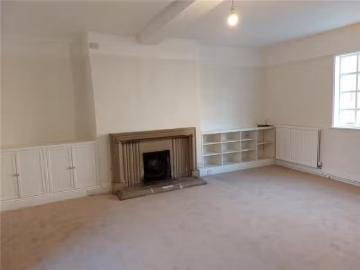 Charming 4 bedroom terraced house for rent in Coleshill, Birmi.