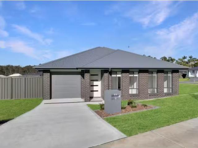 Deal! 4 BR 49A Royston Circuit, FARLEY House for rent Listed.