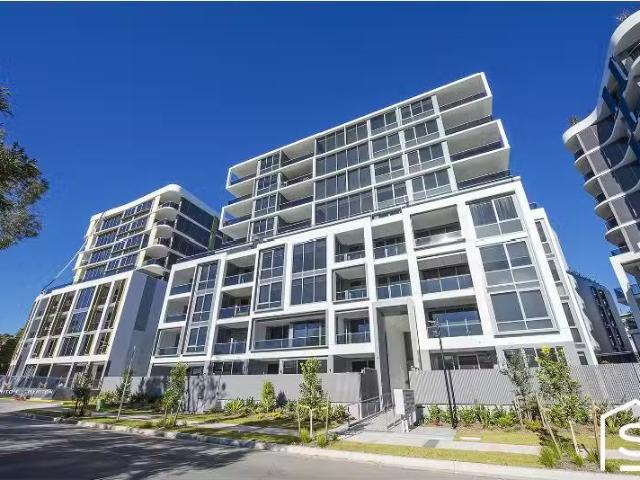 Cozy 4 BR 524/24 34 Fishburn Crescent, Castle Hill Apartment f.