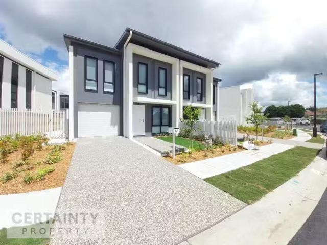 Cozy 4 BR 66 Annanvale Circuit, Mount Annan Townhouse for rent.