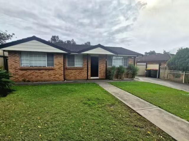 Nice 4 BR 6 Athens Avenue, HASSALL GROVE, NSW 2761 House for.