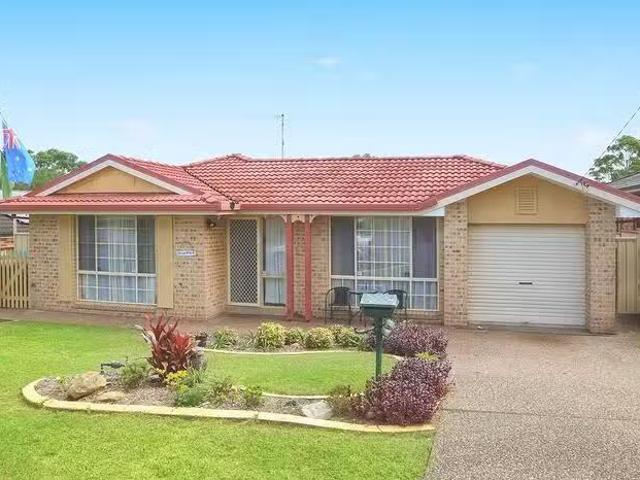 For Rent! 4 BR 6 Loongana Crescent, Blue Haven, NSW 2262