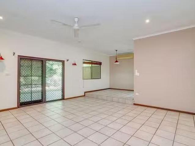 Deal! 4 BR 77 Cassowary Street, Freshwater, QLD 4870