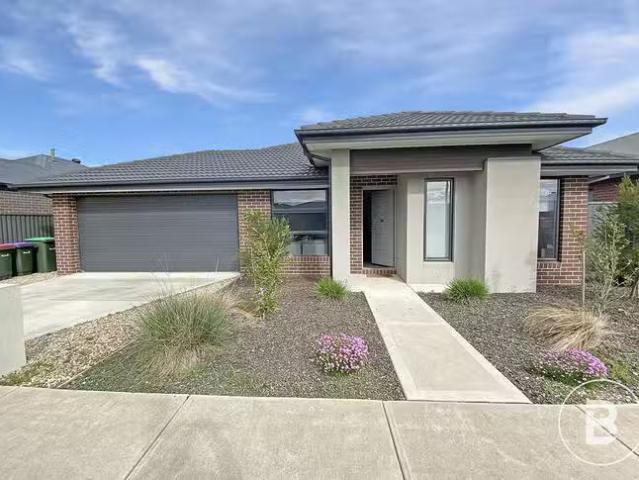 Unique 4 BR 74 Grainger Parade, Lucas, VIC 3350