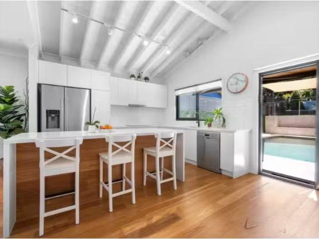 Charming 4 BR 7 Naranganah Avenue, Gymea Bay House for rent L.