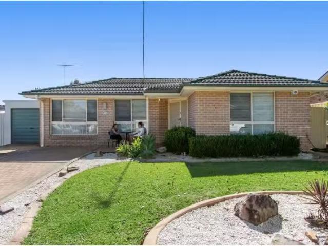 Just in! 4 BR 7 Cygnus Place, Cranebrook House for rent Liste.