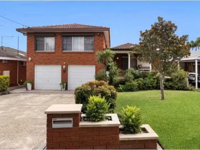 Unique 4 BR 7 Carey Street, Bass Hill House for rent Listed b.