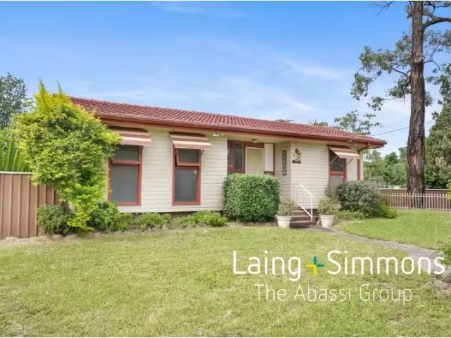 Deal! 4 BR 7 Hartog Avenue, Willmot House for rent Listed by.