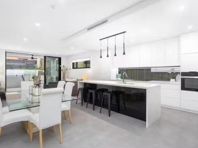 Nice 4 BR 7a Hyndman Parade, Woolooware Townhouse for rent Li.