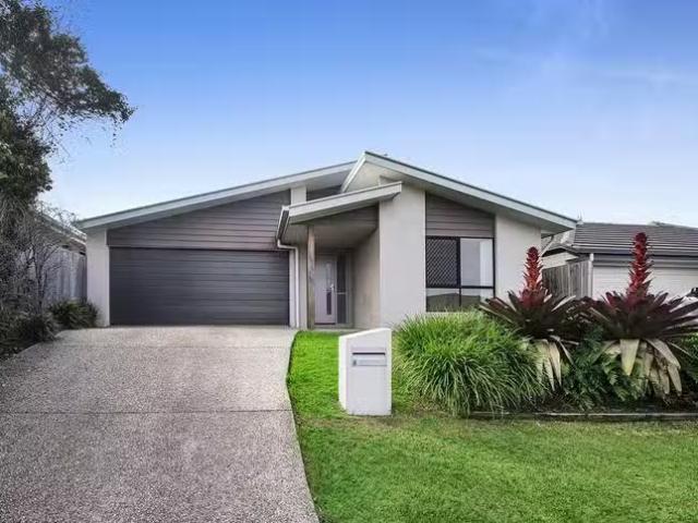 Cozy 4 BR 8 Moor Circuit, Warner, QLD 4500