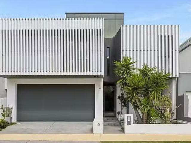 Cozy 4 BR 9 Alpha Way, North Coogee, WA 6163