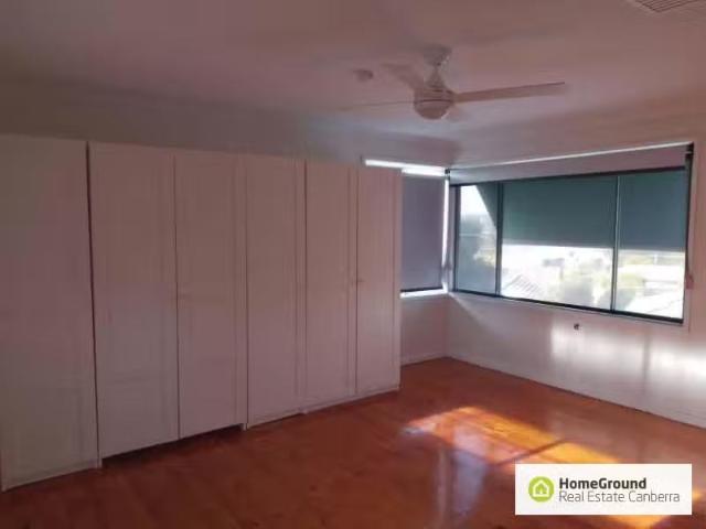 Cheap 4 BR 9 Erskine Street, Macquire House for rent Listed b.
