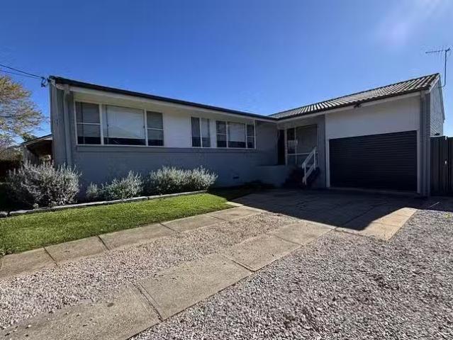 Cheap 4 BR 13 Carolina Crescent, Mudgee, NSW 2850